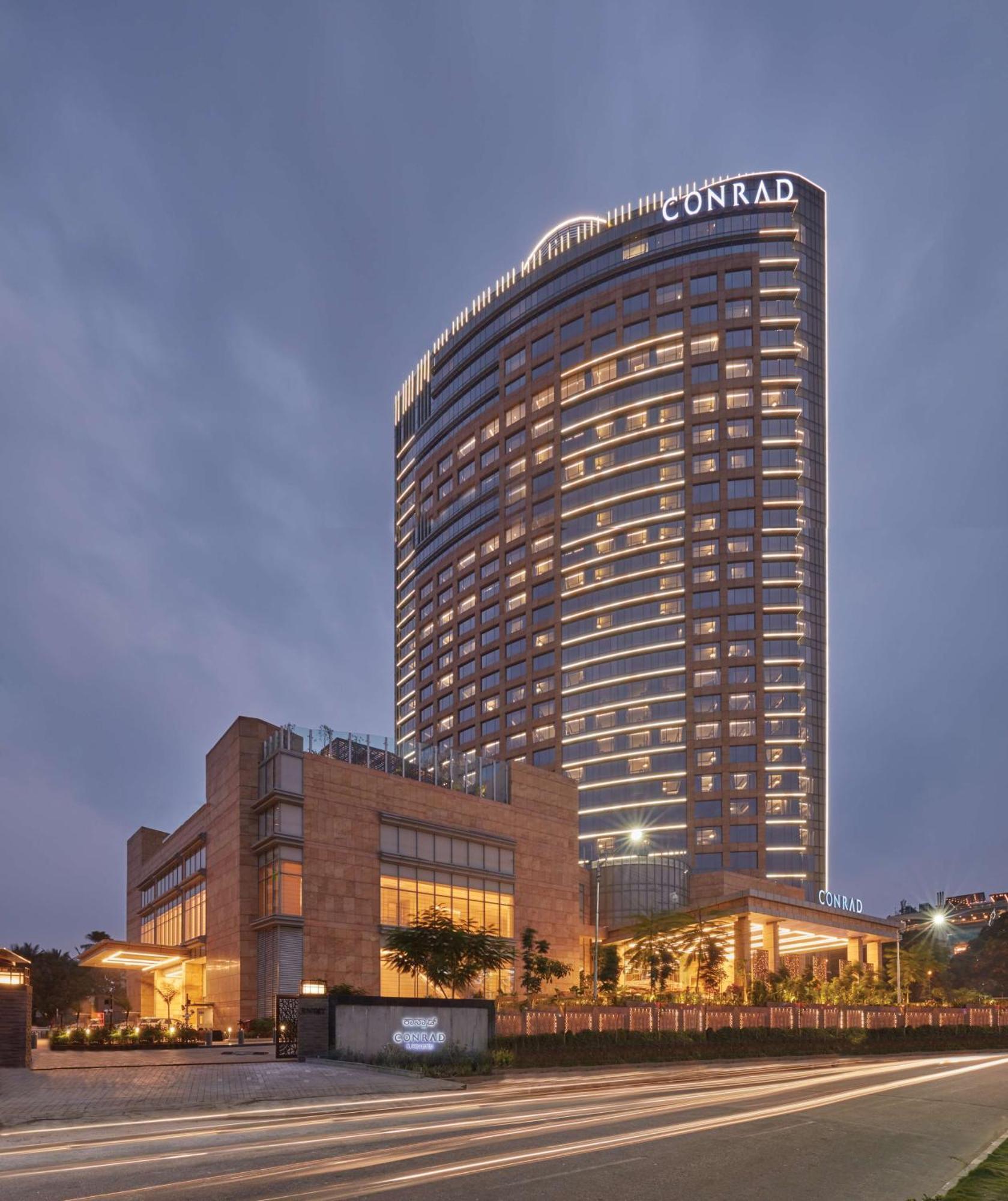 Conrad Bengaluru Hotel Екстериор снимка